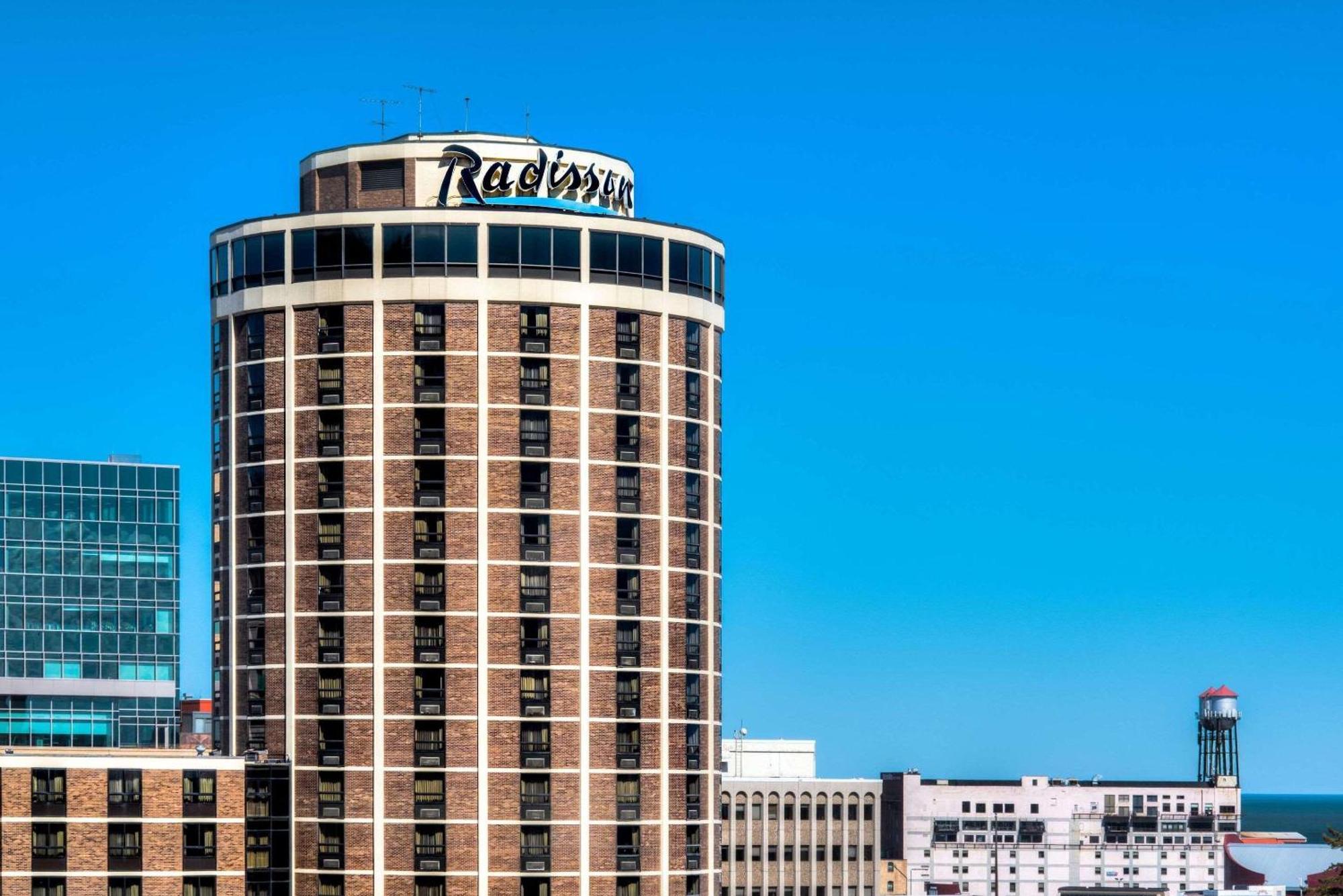 Radisson Hotel Duluth-Harborview Exterior photo